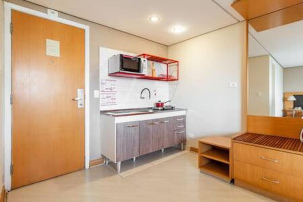 1007 Bienal Suits, Arrumacao, Manobrista E Piscina Apartamento *