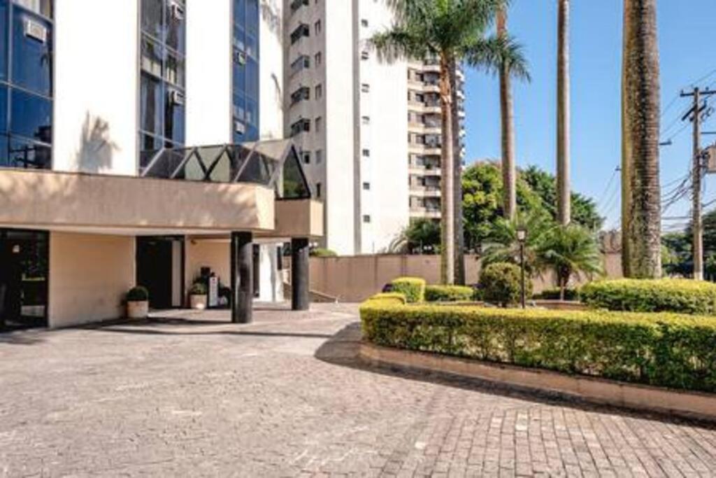 1007 Bienal Suits, Arrumacao, Manobrista E Piscina *